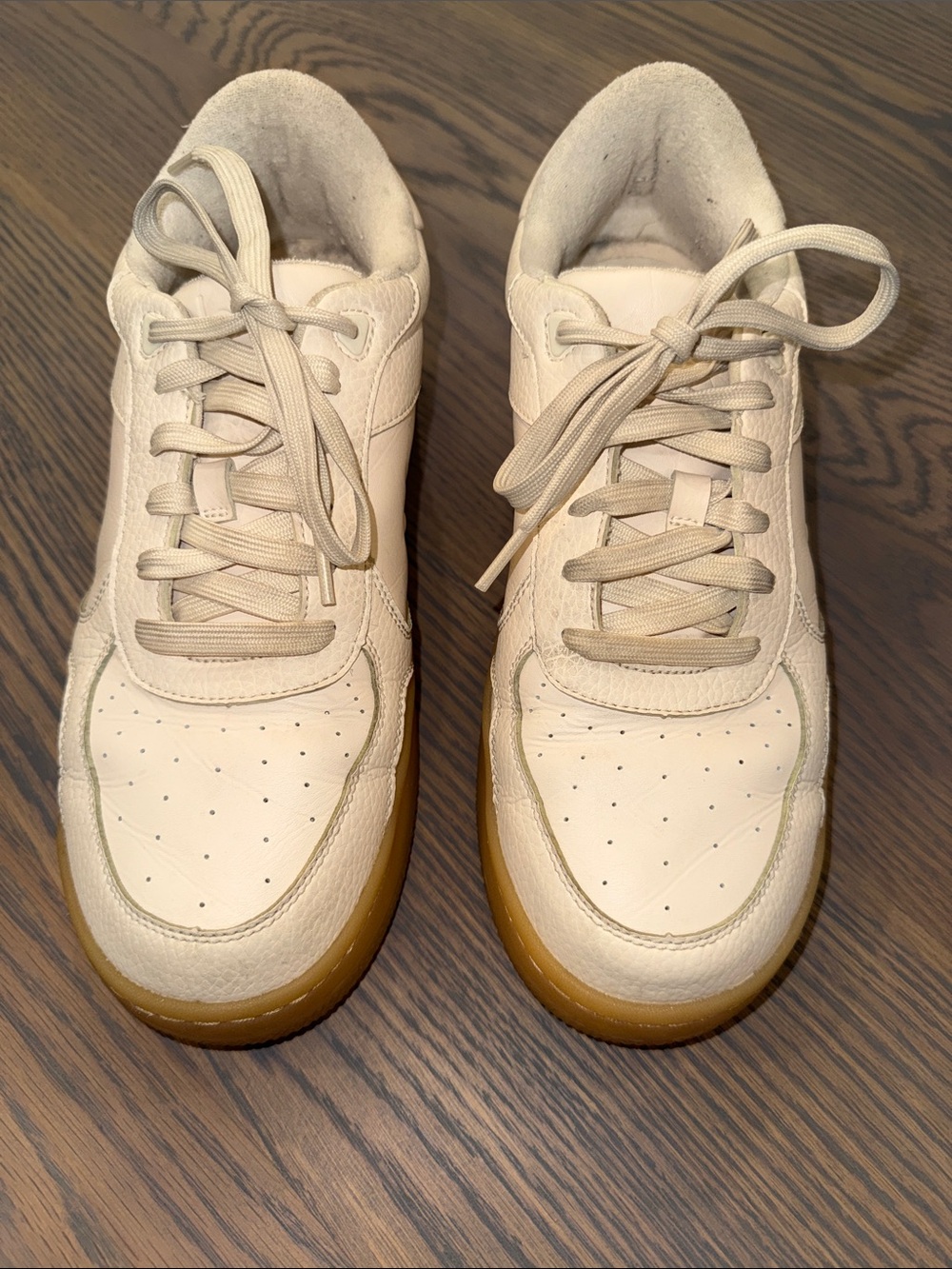 ALO Yoga Men’s Cream Leather Sneakers with Gum Sole